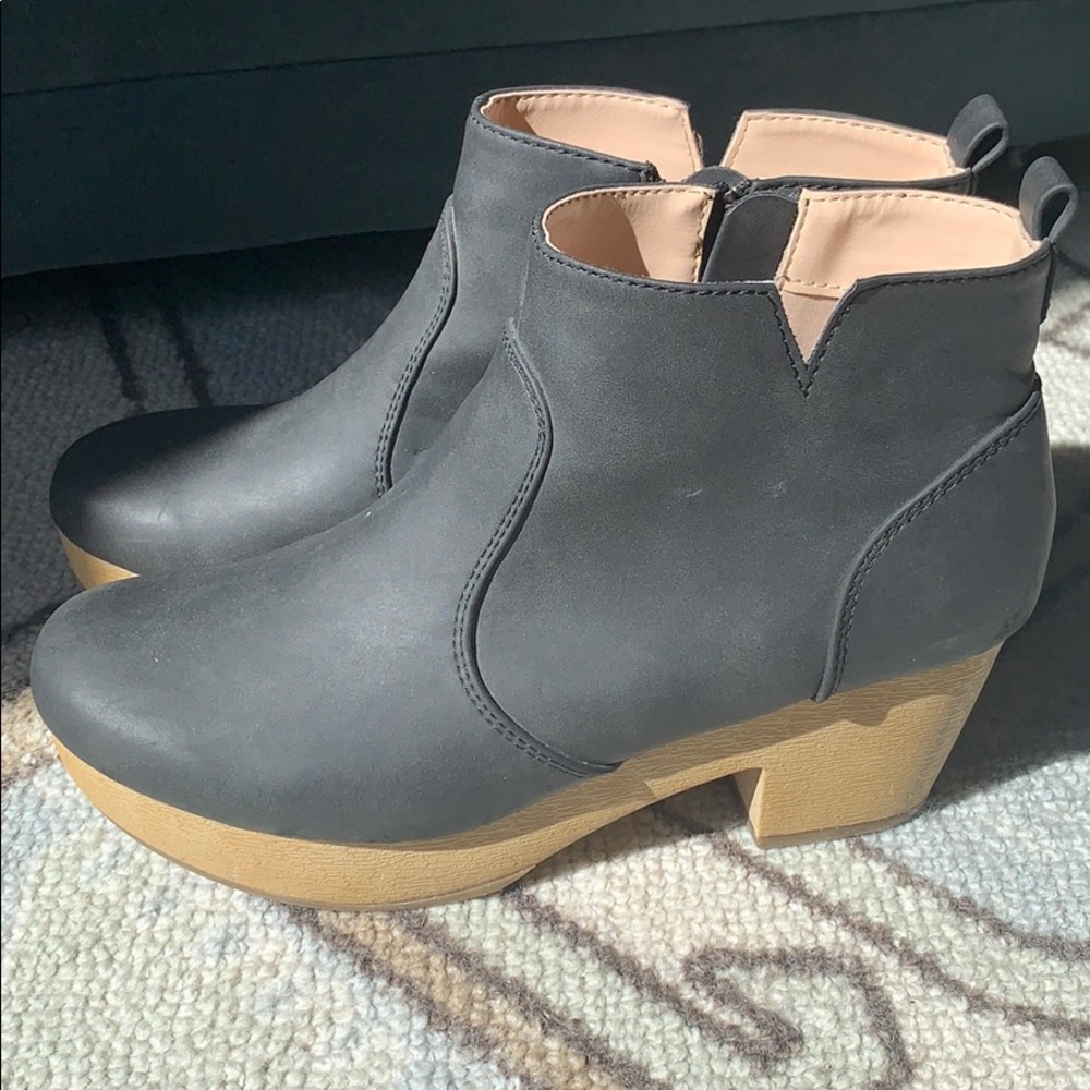 Old Navy Clog Boots Black 8